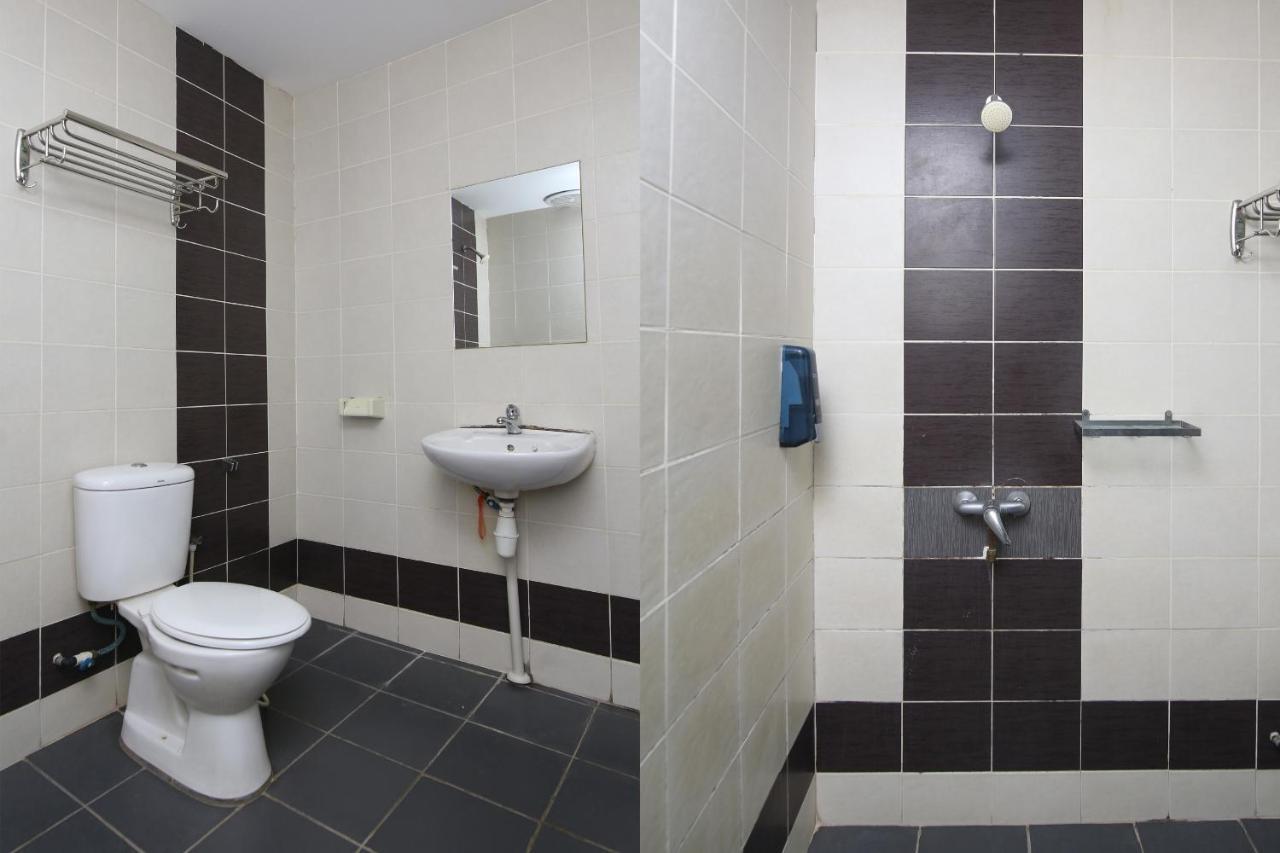 Oyo 90136 Jumbo Inn Kuching Ngoại thất bức ảnh